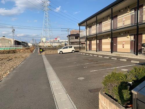 プレミアムエステート(38566)の外観・駐車場イメージ1枚目