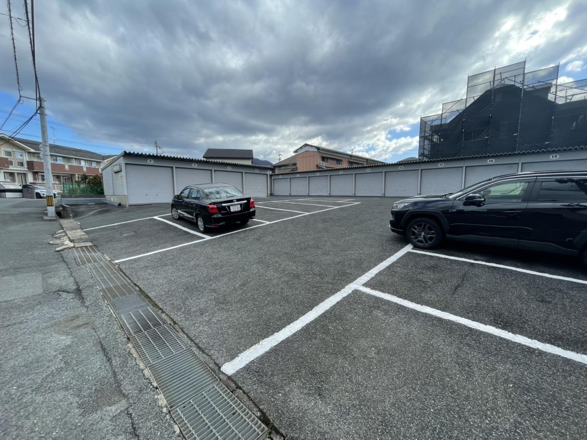 ジョイフルカネキ竹末駐車場の外観・駐車場イメージ1枚目