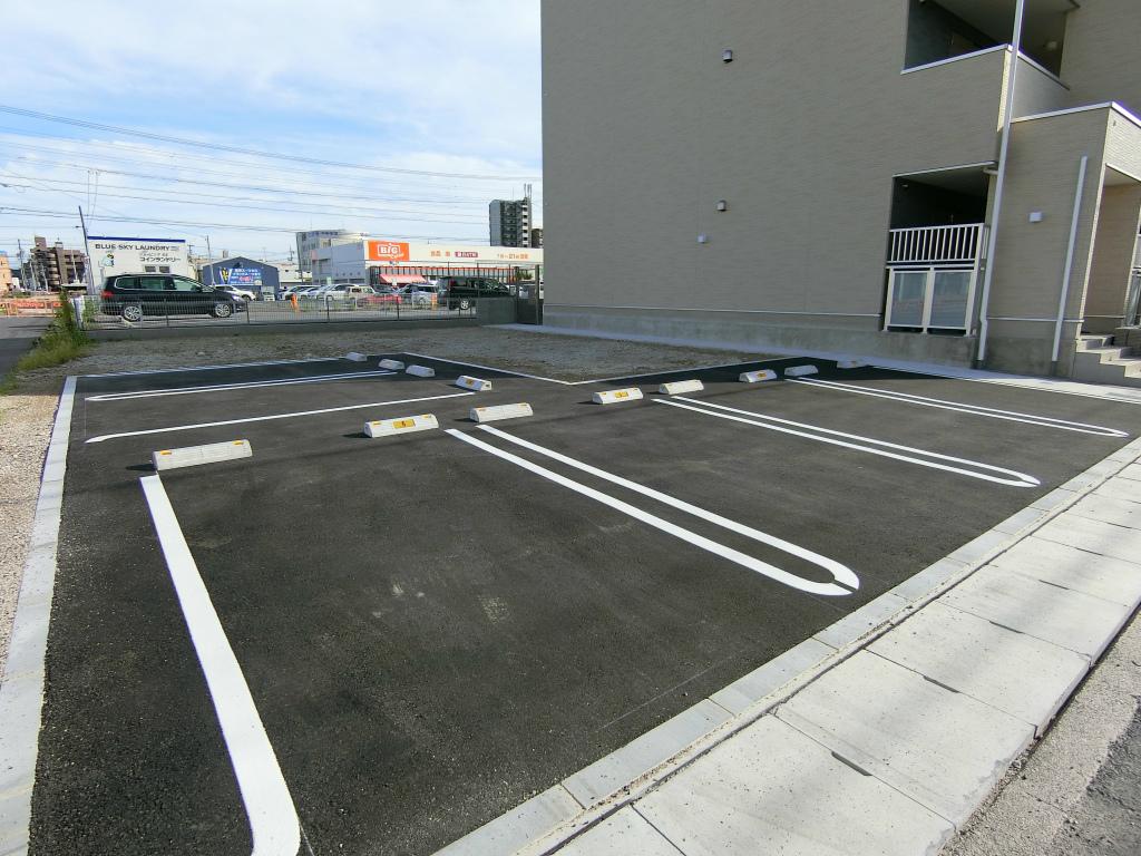 リブリ・ラウレア小幡駐車場の外観・駐車場イメージ2枚目