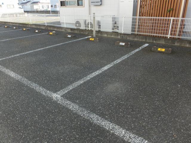 エスポワール(14170)の外観・駐車場イメージ1枚目