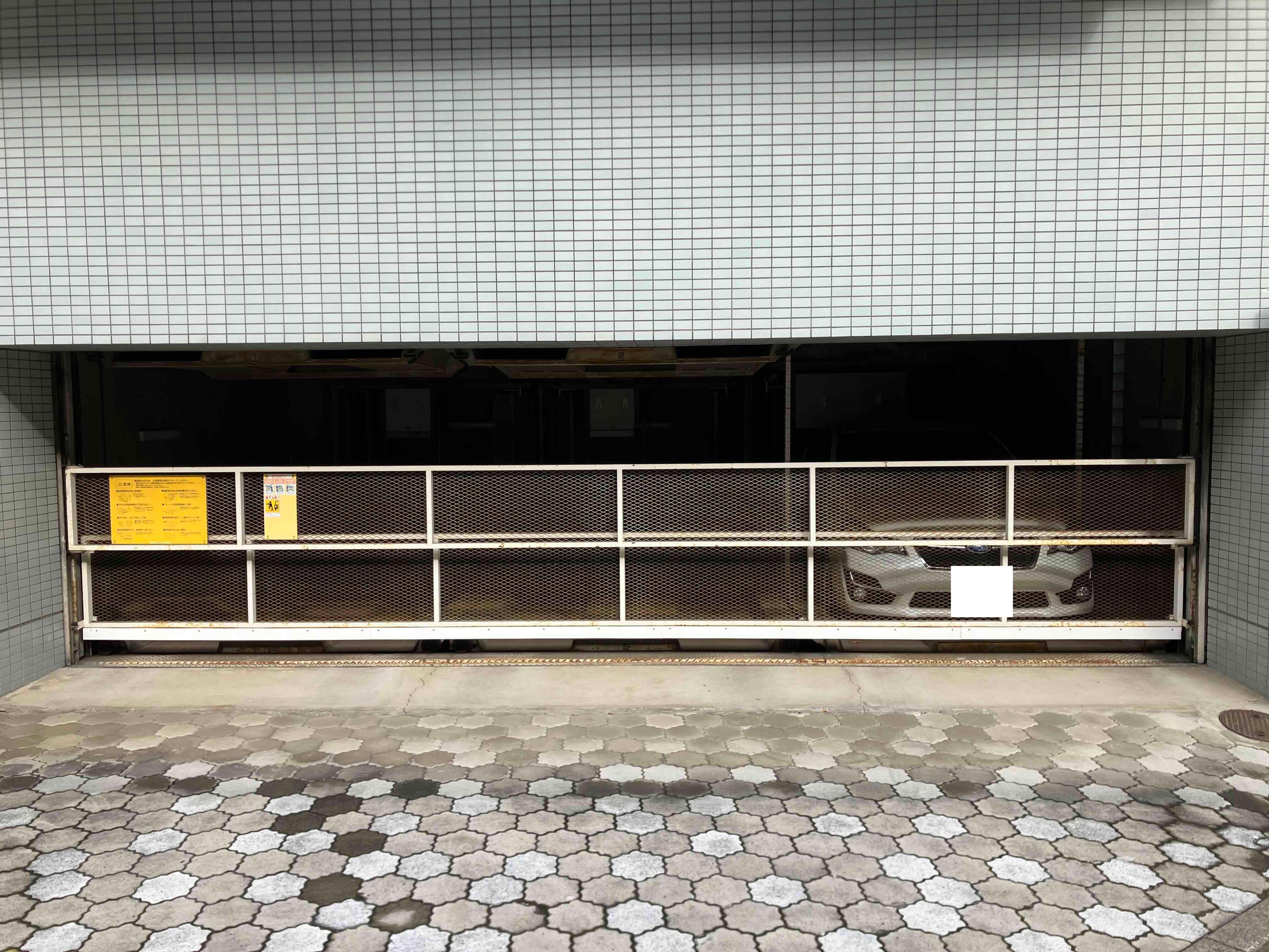 グランデール横川の外観・駐車場イメージ1枚目