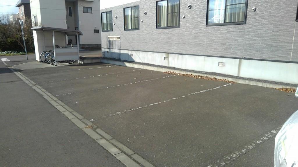 プレミール(33617)の外観・駐車場イメージ1枚目