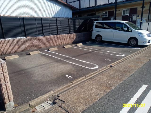 京田(30908)の外観・駐車場イメージ1枚目