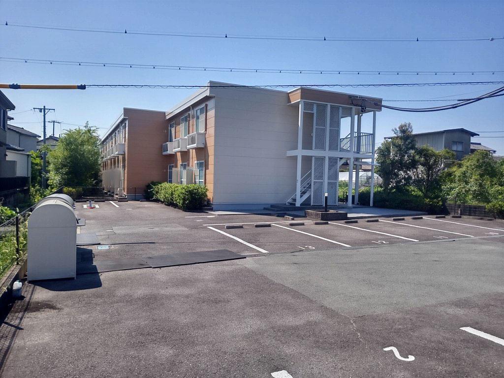 アヴニール(19809)の外観・駐車場イメージ1枚目