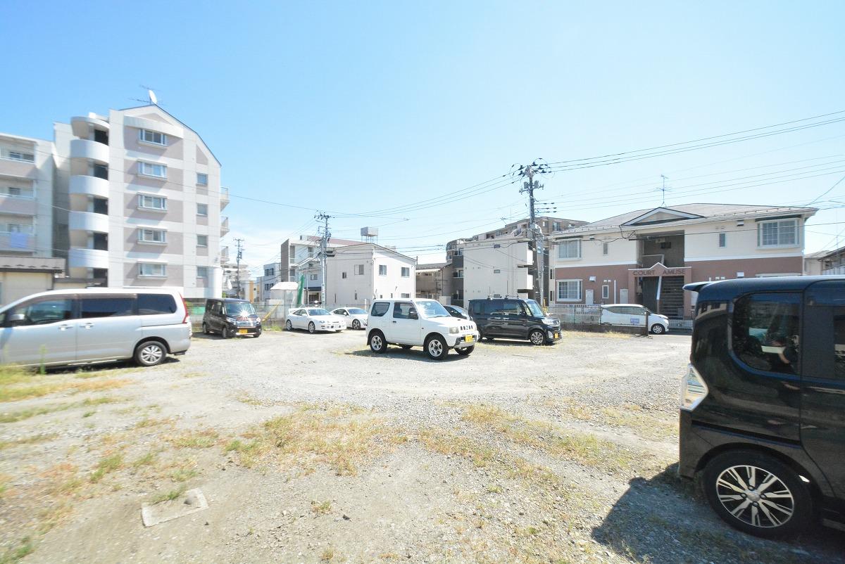 及川駐車場の外観・駐車場イメージ2枚目