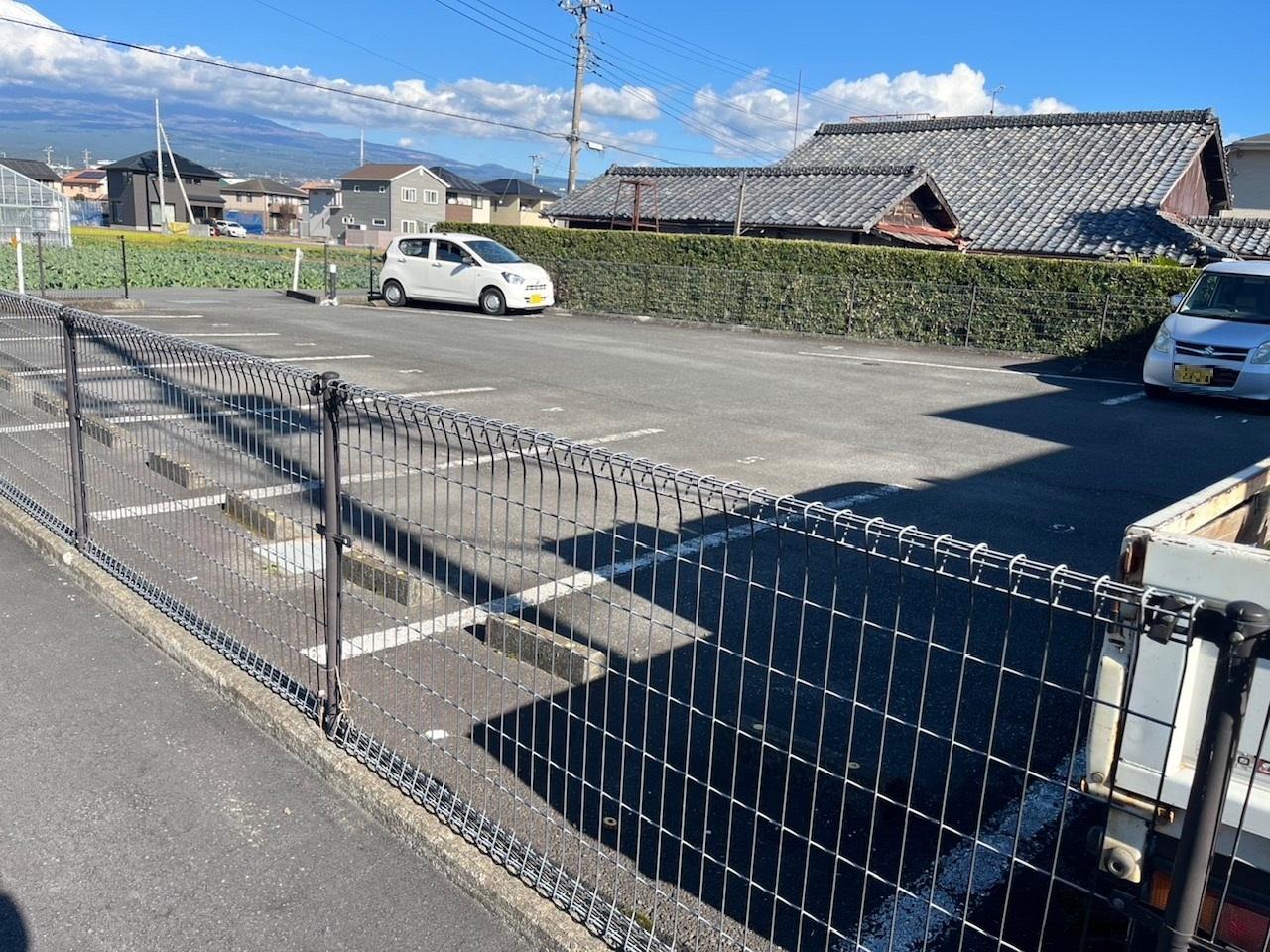 i(23317)の外観・駐車場イメージ1枚目