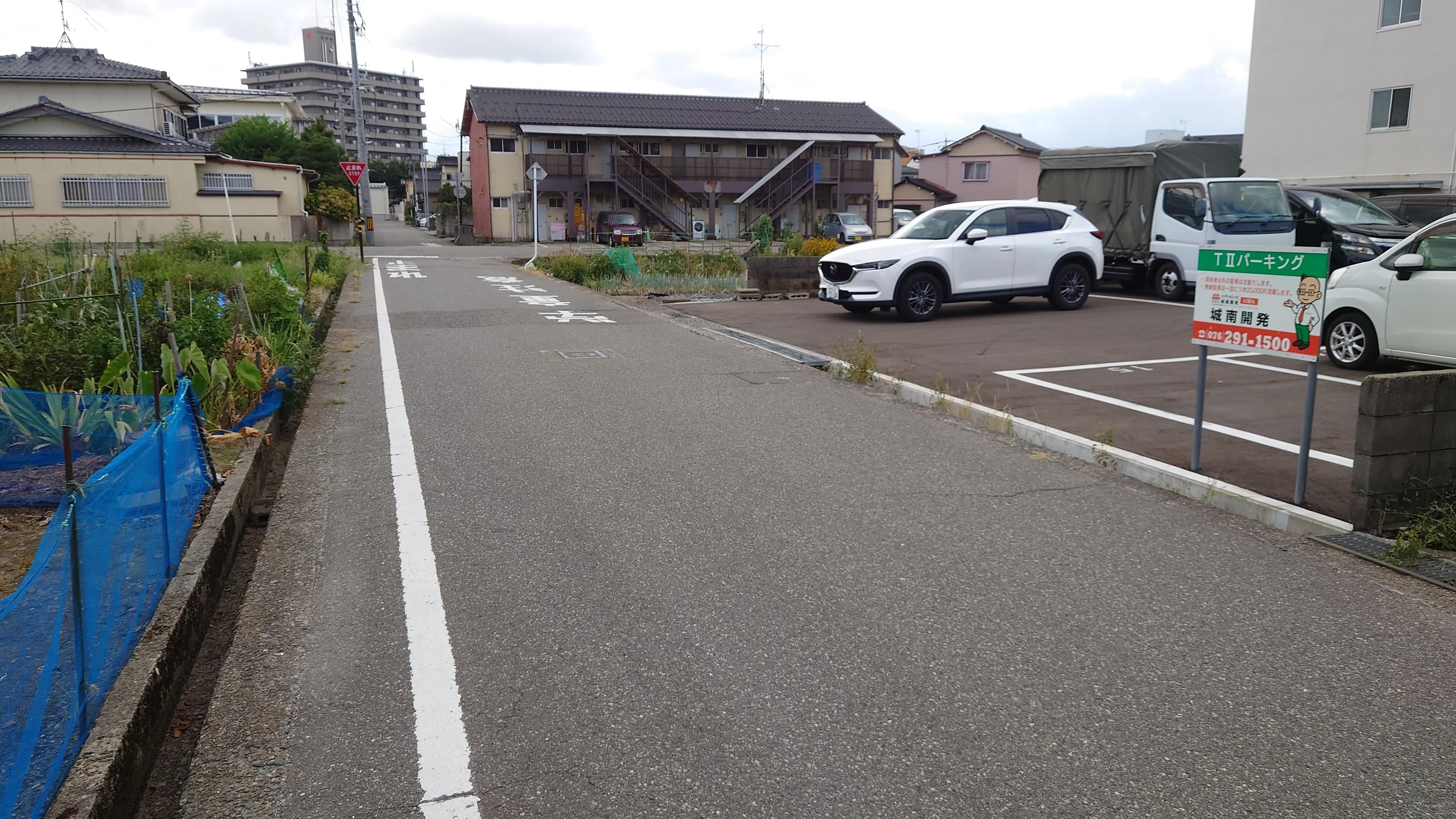 TⅡパーキングの外観・駐車場イメージ2枚目