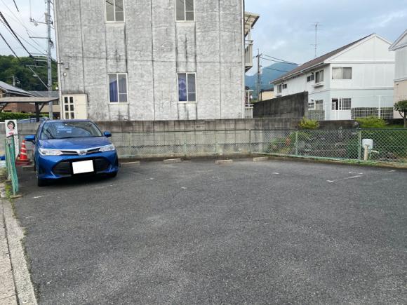 冨永興産ガレージの外観・駐車場イメージ1枚目