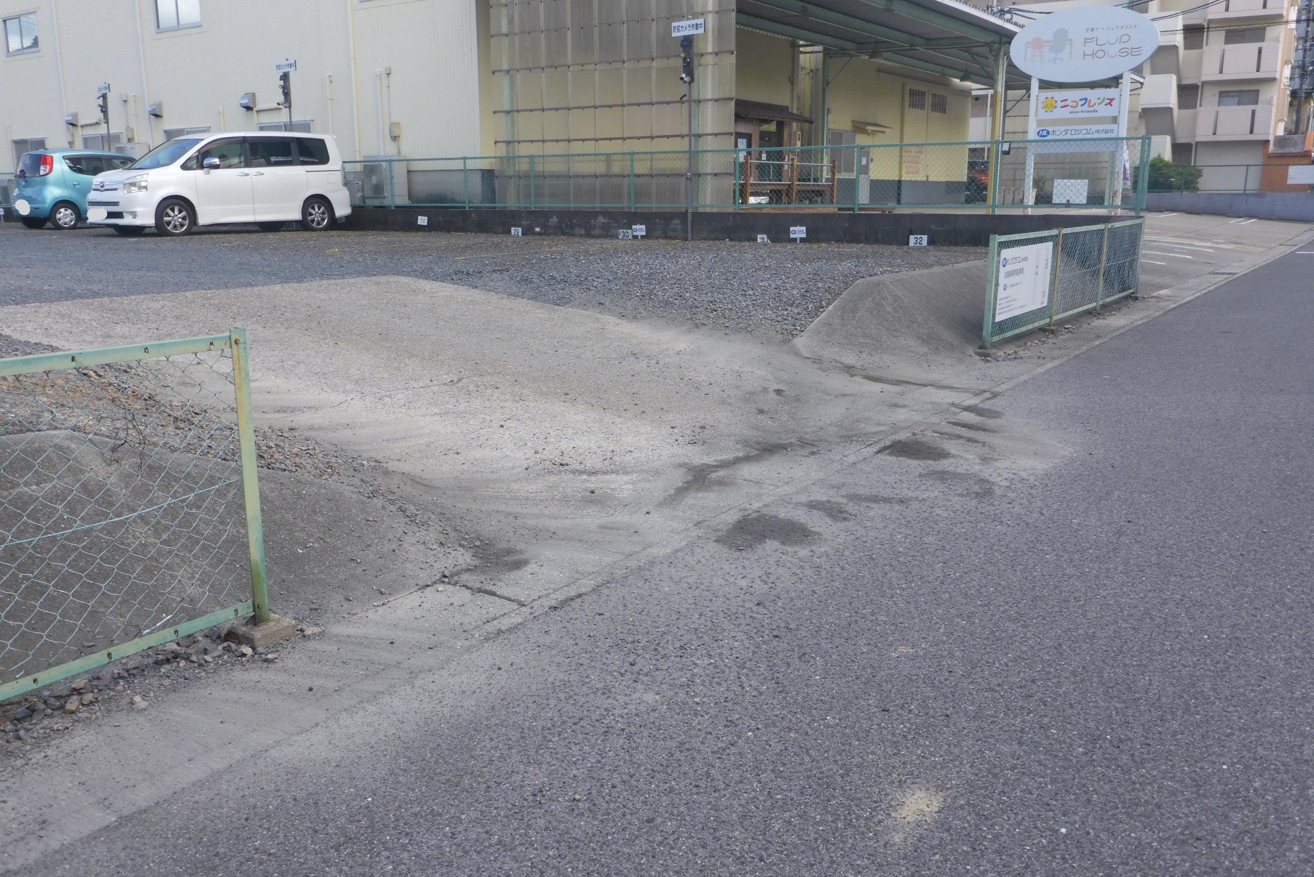 上川原駐車場の外観・駐車場イメージ2枚目