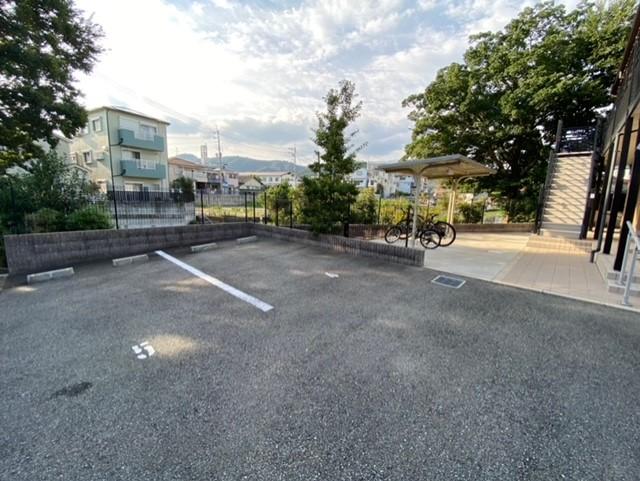 箕面Ⅱ(43945)の外観・駐車場イメージ1枚目