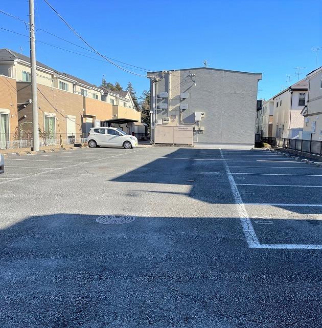 グランシャリオ A(32028)の外観・駐車場イメージ1枚目