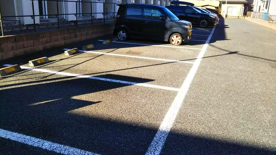 エアル(33229)の外観・駐車場イメージ1枚目