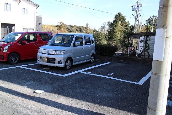 ヴィバーチェⅡ(16632)の外観・駐車場イメージ1枚目