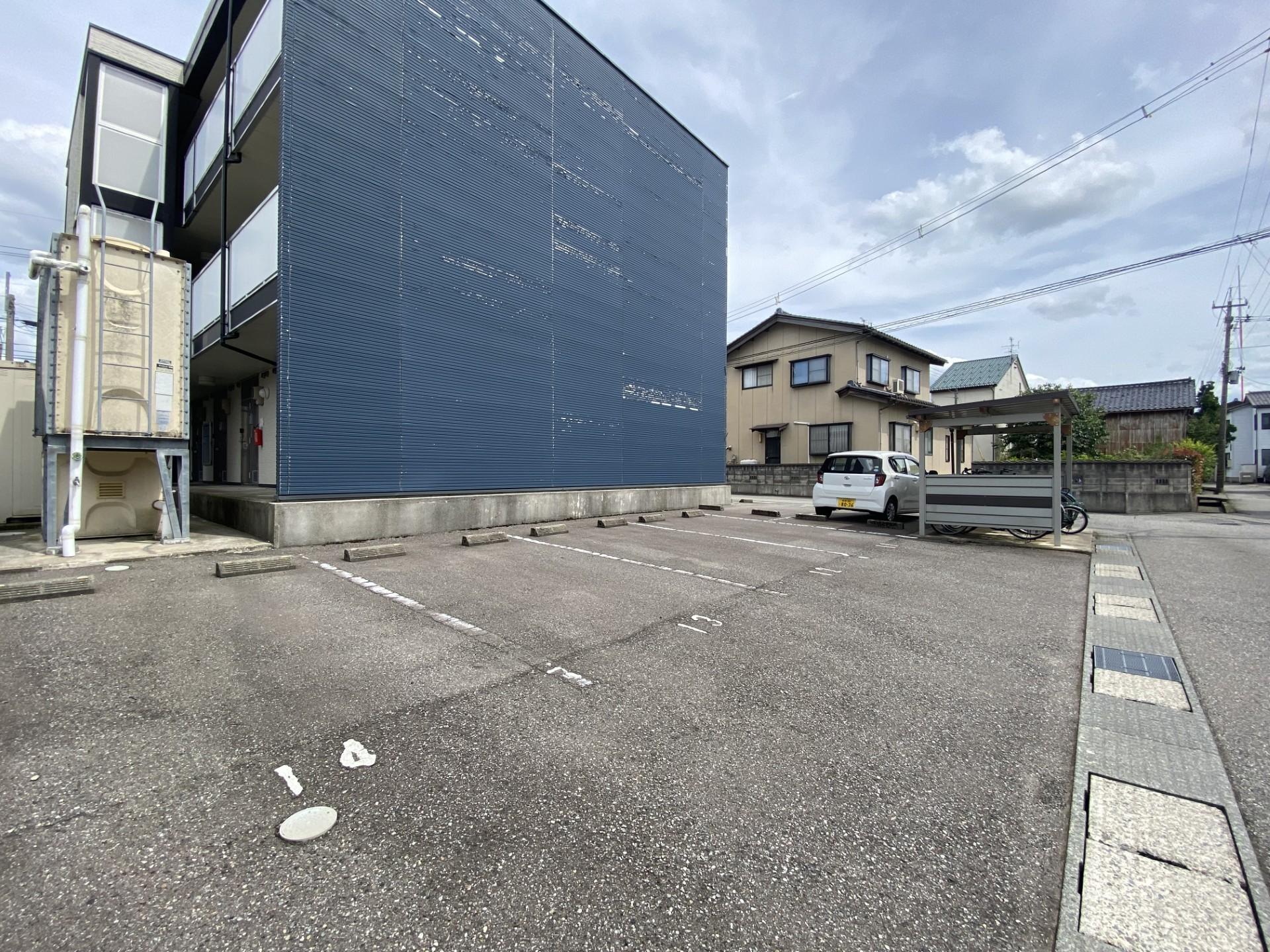 A(42647)の外観・駐車場イメージ1枚目