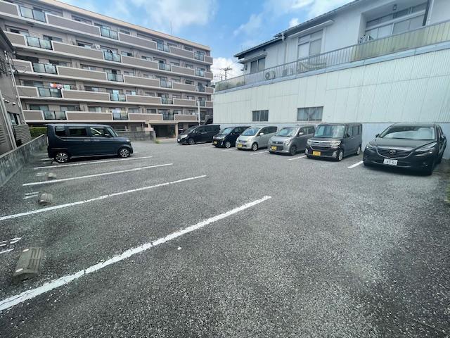 庚午土肥ガレージの外観・駐車場イメージ2枚目