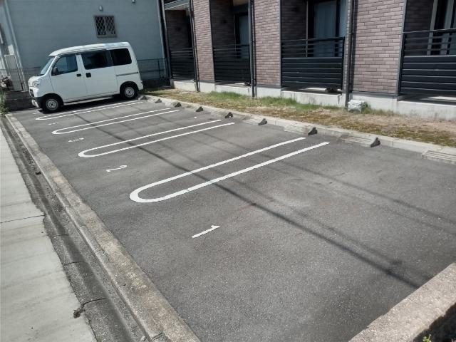 ファトミリー(53715)の外観・駐車場イメージ1枚目