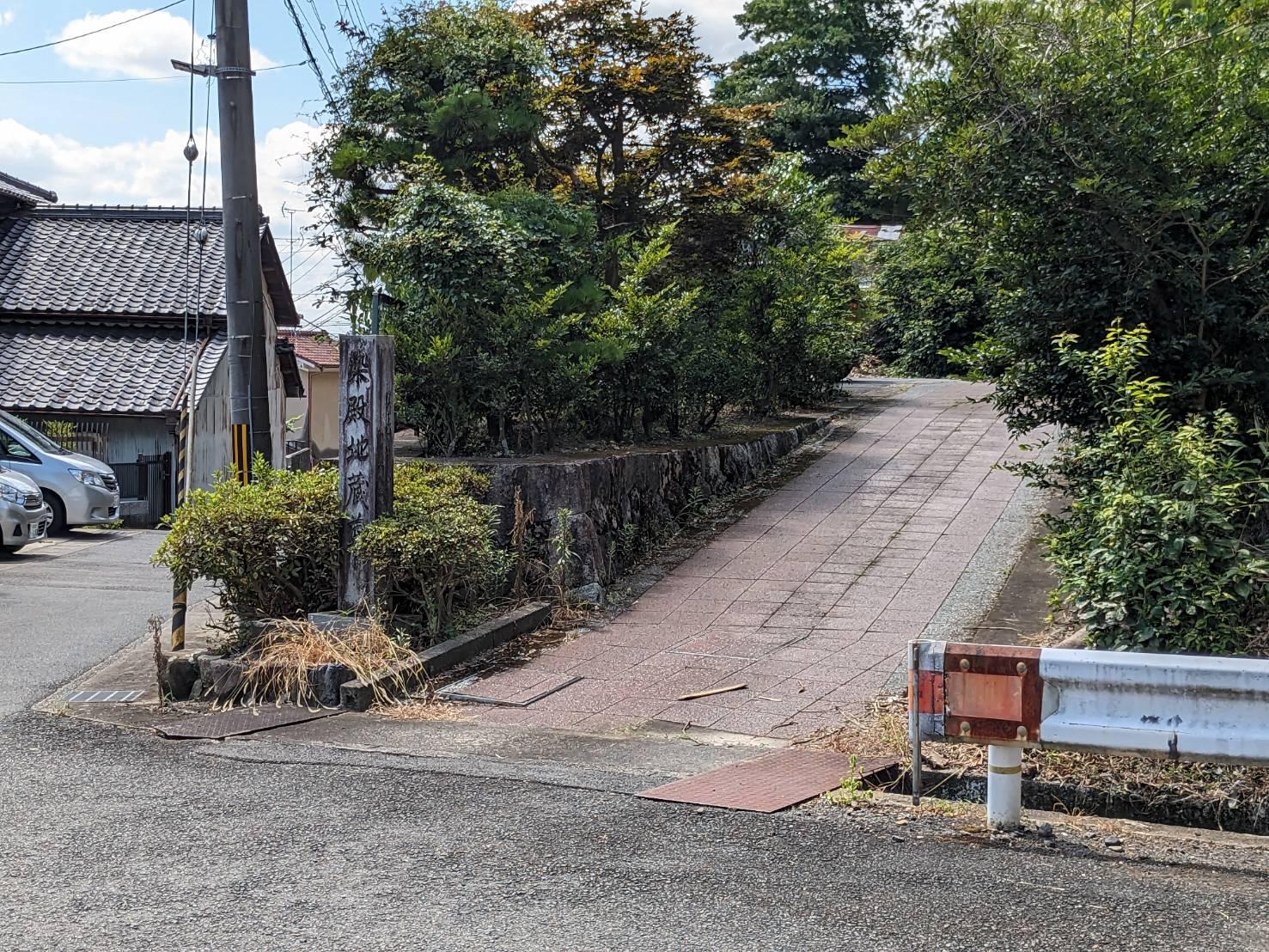 染殿地蔵ガレージの外観・駐車場イメージ2枚目