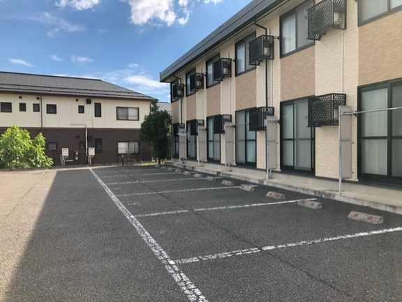 ロイヤルⅡ(30423)の外観・駐車場イメージ1枚目