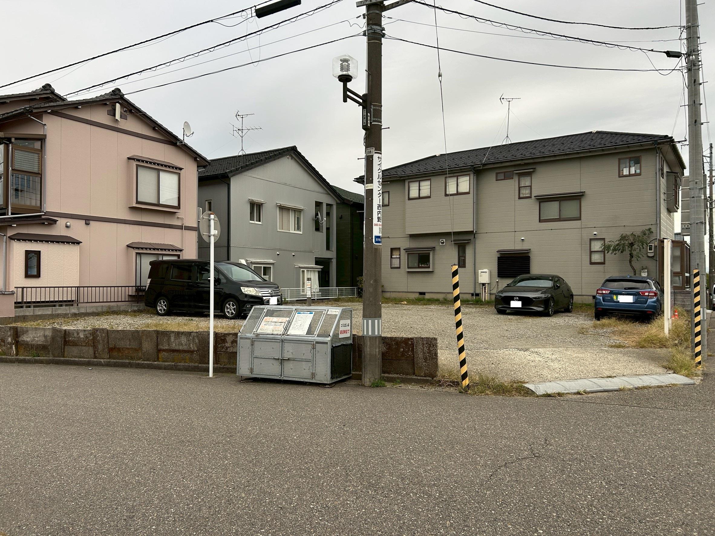 37.桜沢ガレージの外観・駐車場イメージ3枚目