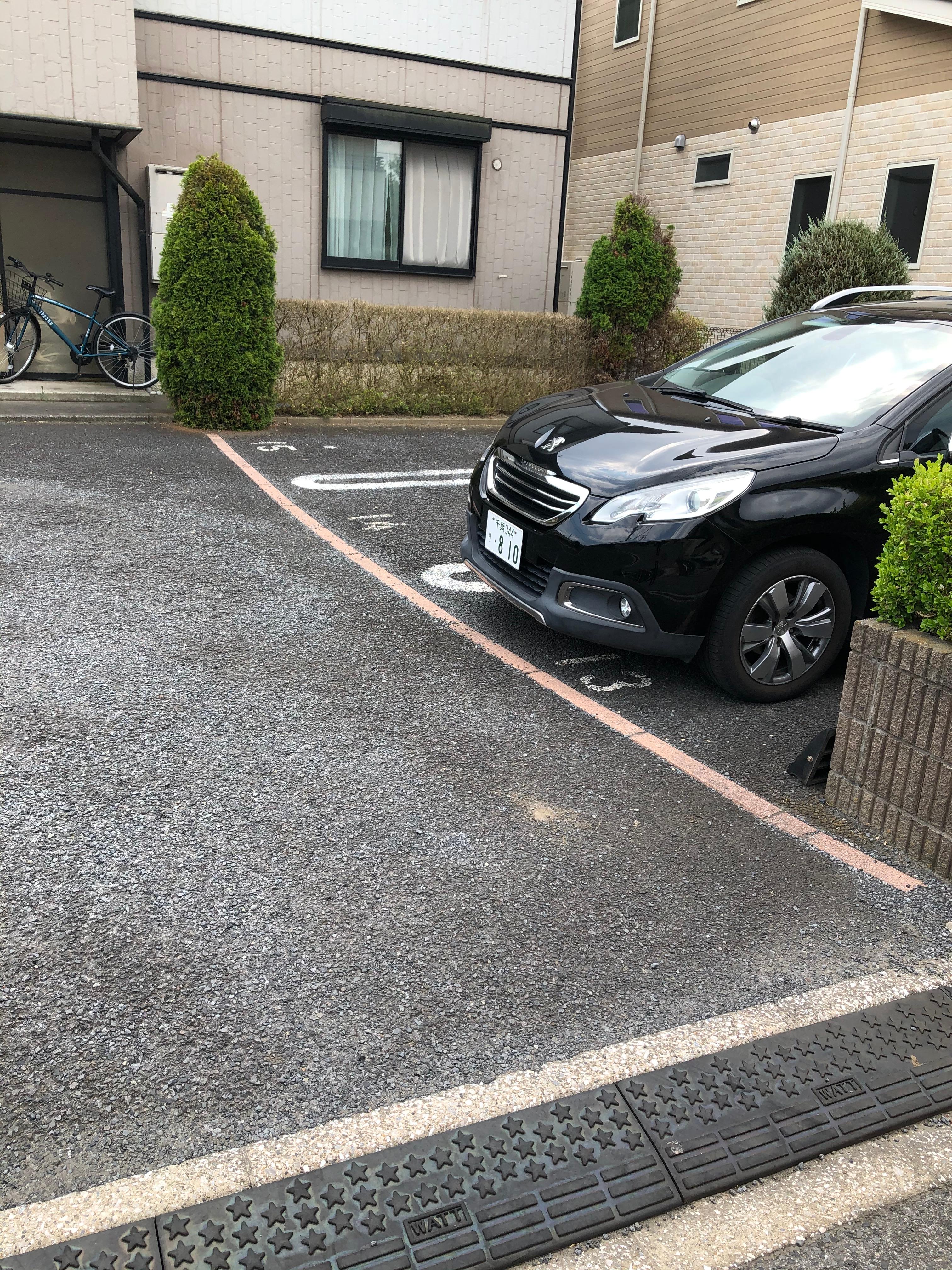 グレイスパティオⅠⅡの外観・駐車場イメージ2枚目