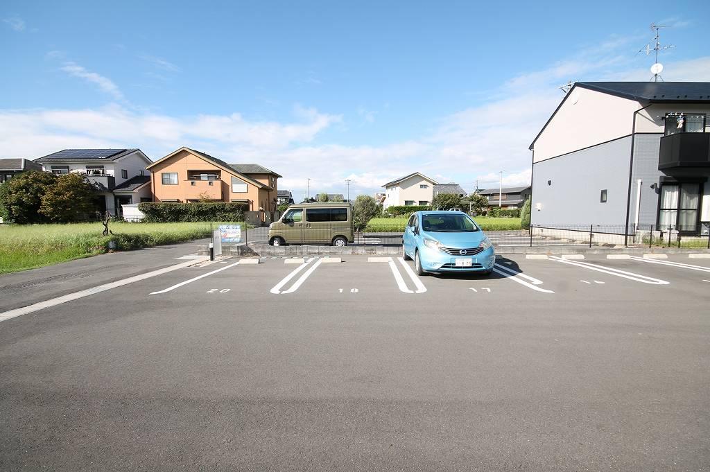 140777 QUALL敷地内バイクガレージ(ガレージと駐車場1台セット)の外観・駐車場イメージ2枚目