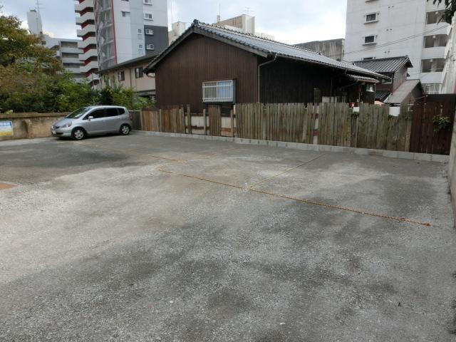 ジョイフル松尾中津口パーキングの外観・駐車場イメージ2枚目