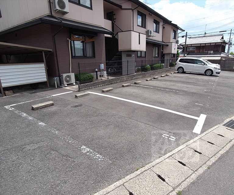 セジュールエリゼ ガレージの外観・駐車場イメージ3枚目