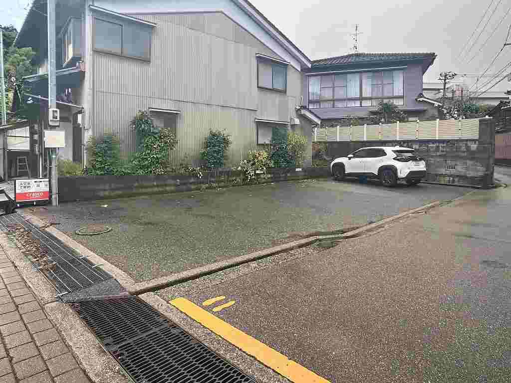 東兼六町パーキングの外観・駐車場イメージ3枚目