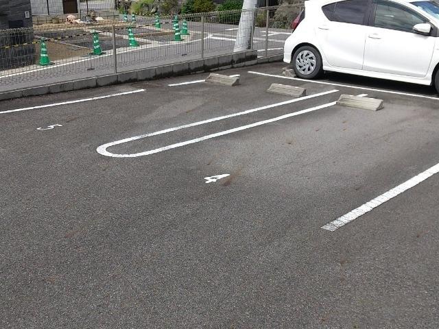 小泉(52969)の外観・駐車場イメージ2枚目