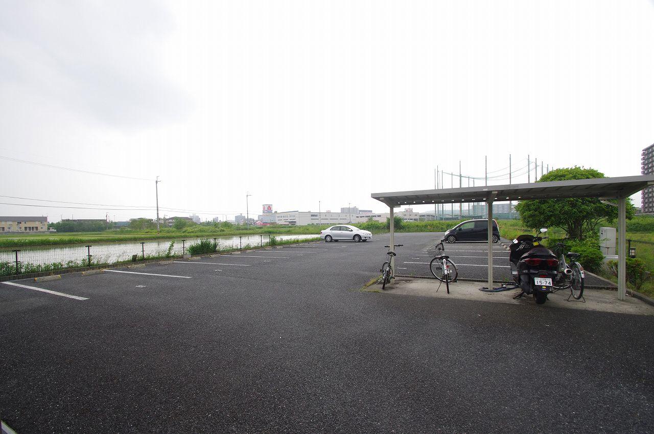 プラティニ(20807)の外観・駐車場イメージ1枚目