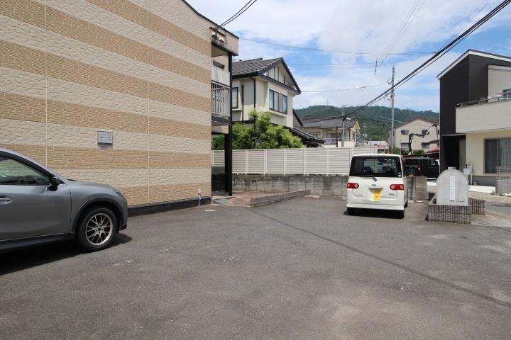 紫苑(29756)の外観・駐車場イメージ1枚目