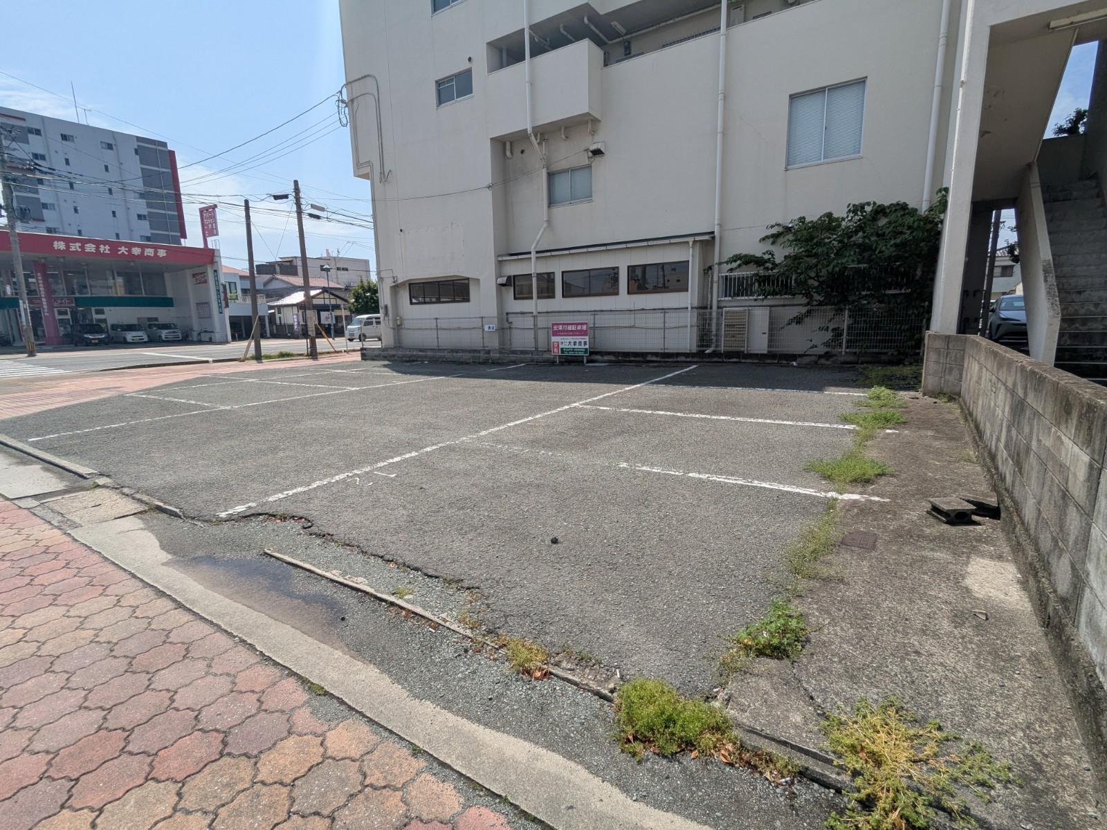 安澤月極駐車場の外観・駐車場イメージ2枚目