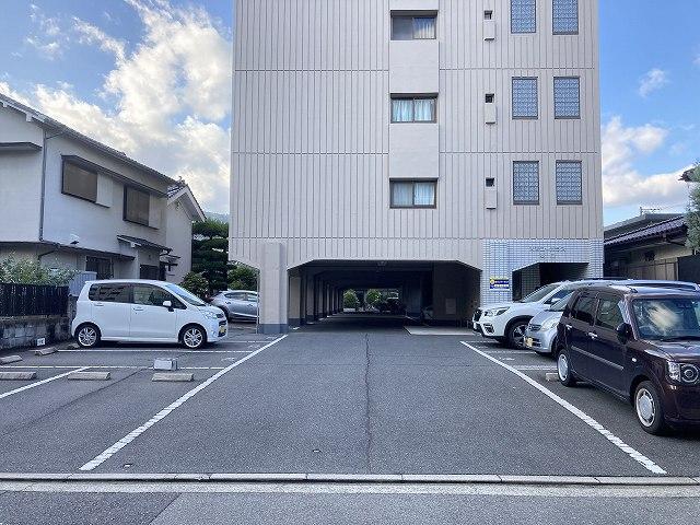 ガレージ大宮の外観・駐車場イメージ1枚目