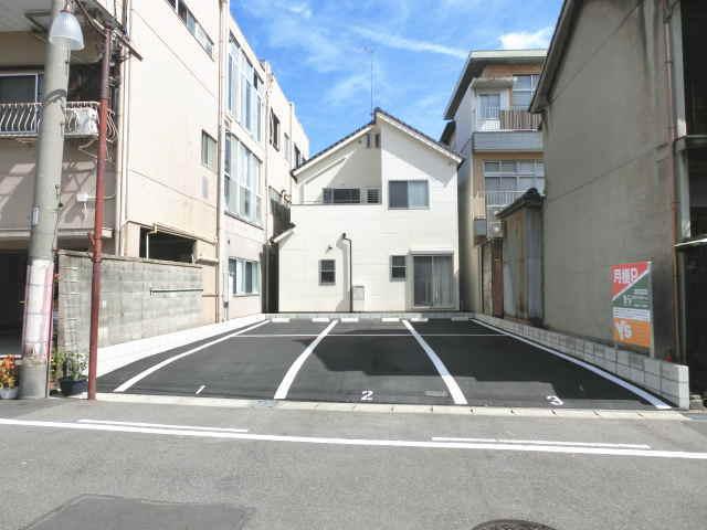 ワイズ・本町 第3駐車場の外観・駐車場イメージ2枚目