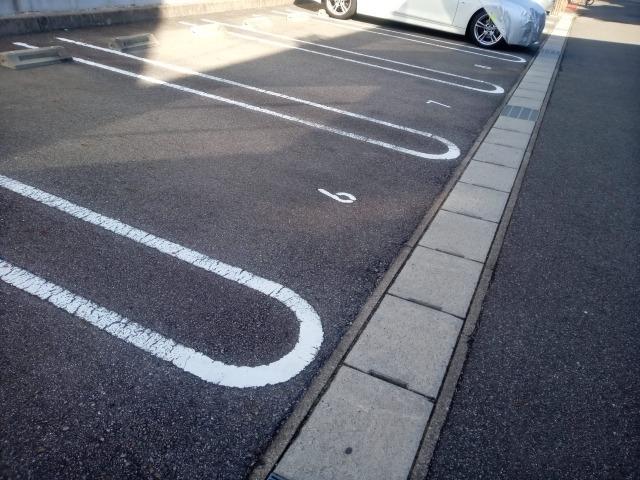 ホワイトクローバー(43977)の外観・駐車場イメージ1枚目