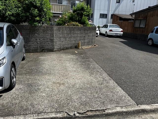 梅林一丁目ガレージの外観・駐車場イメージ2枚目