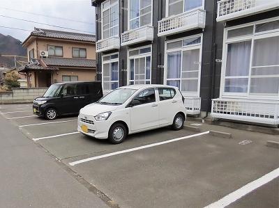 ドミールⅡ(12414)の外観・駐車場イメージ1枚目