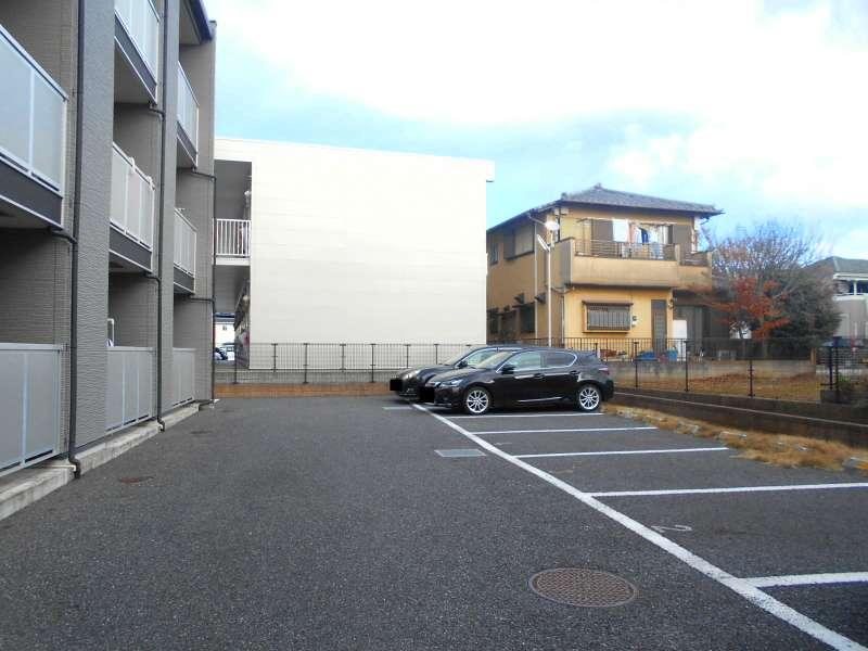 α(42760)の外観・駐車場イメージ1枚目