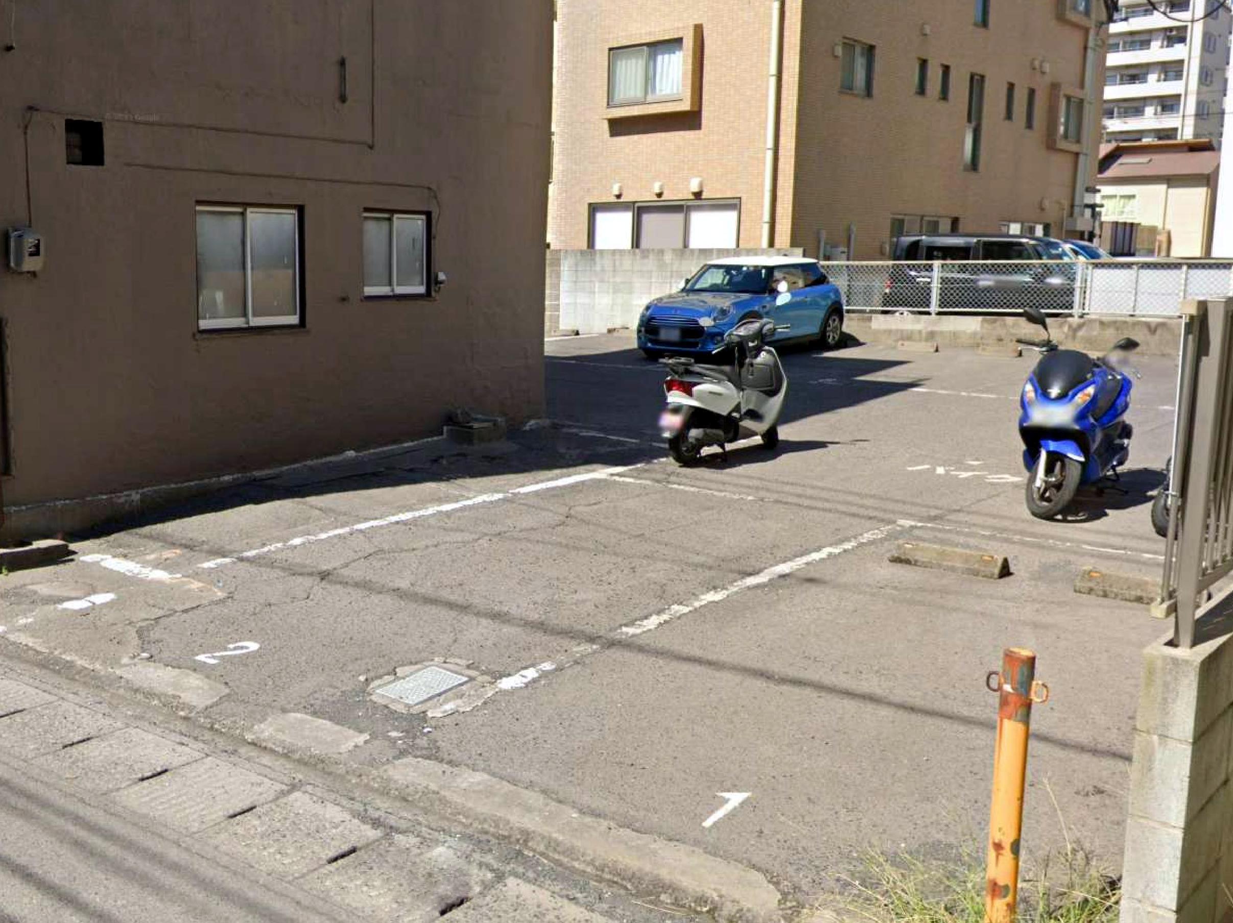 井上駐車場の外観・駐車場イメージ1枚目