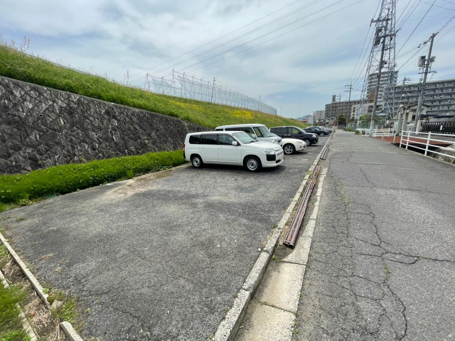 森ガレージの外観・駐車場イメージ2枚目