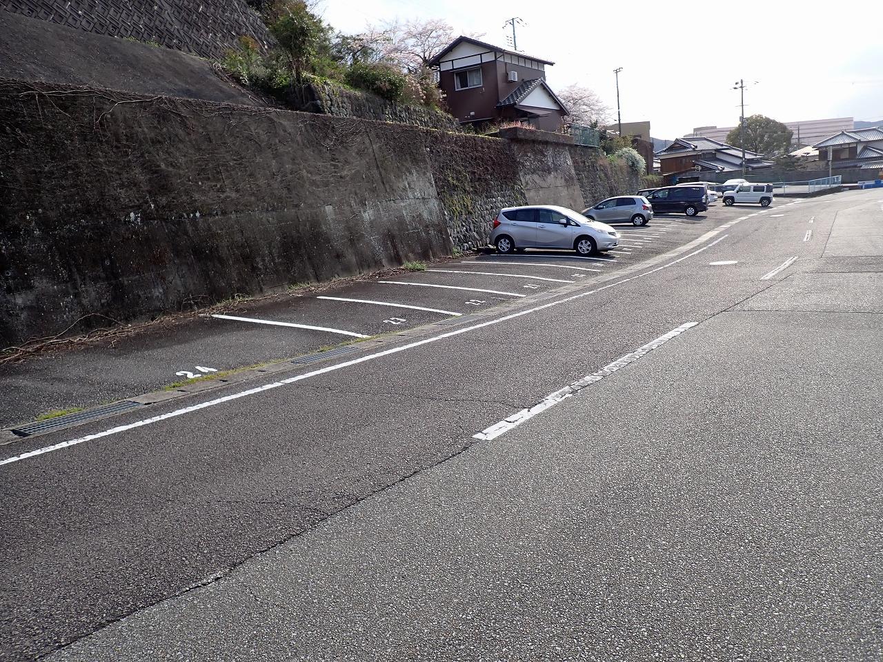 昭和寮跡駐車場の外観・駐車場イメージ2枚目