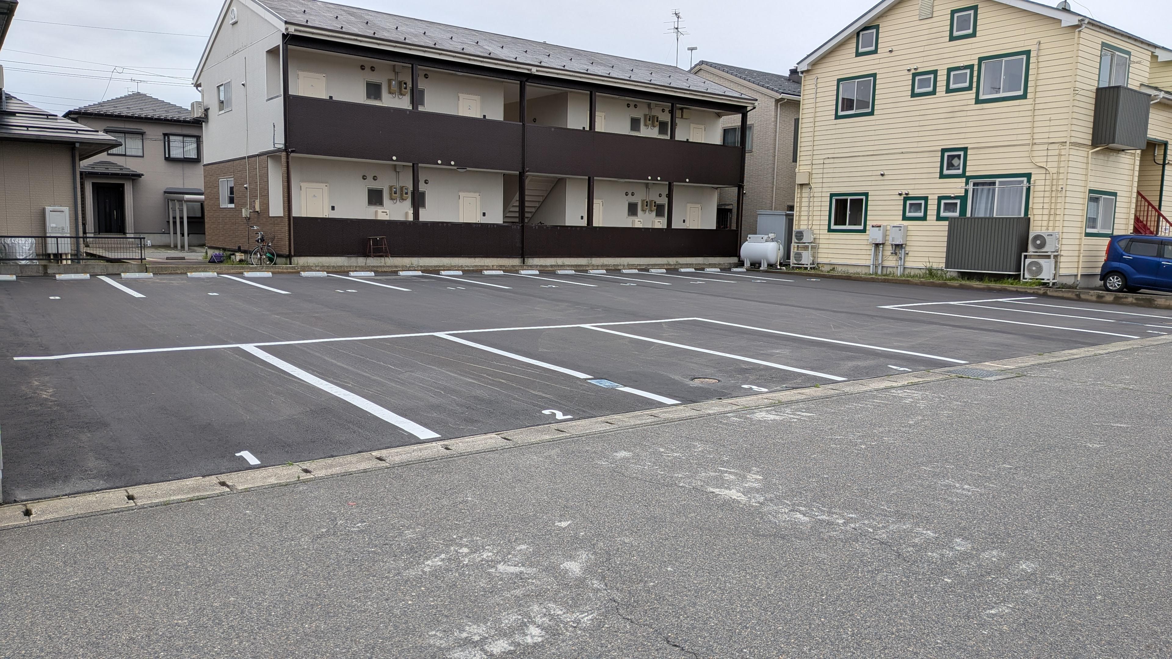 さつき野2丁目駐車場の外観・駐車場イメージ2枚目