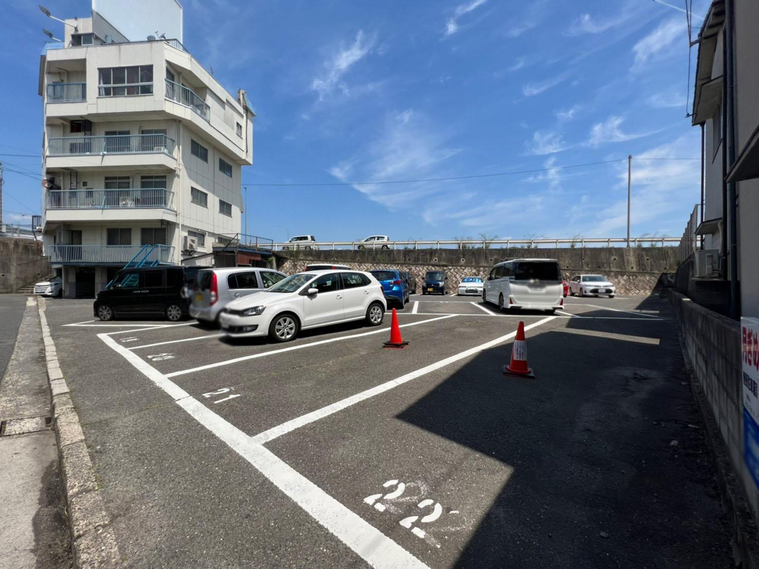 右近大芝第2ガレージの外観・駐車場イメージ3枚目