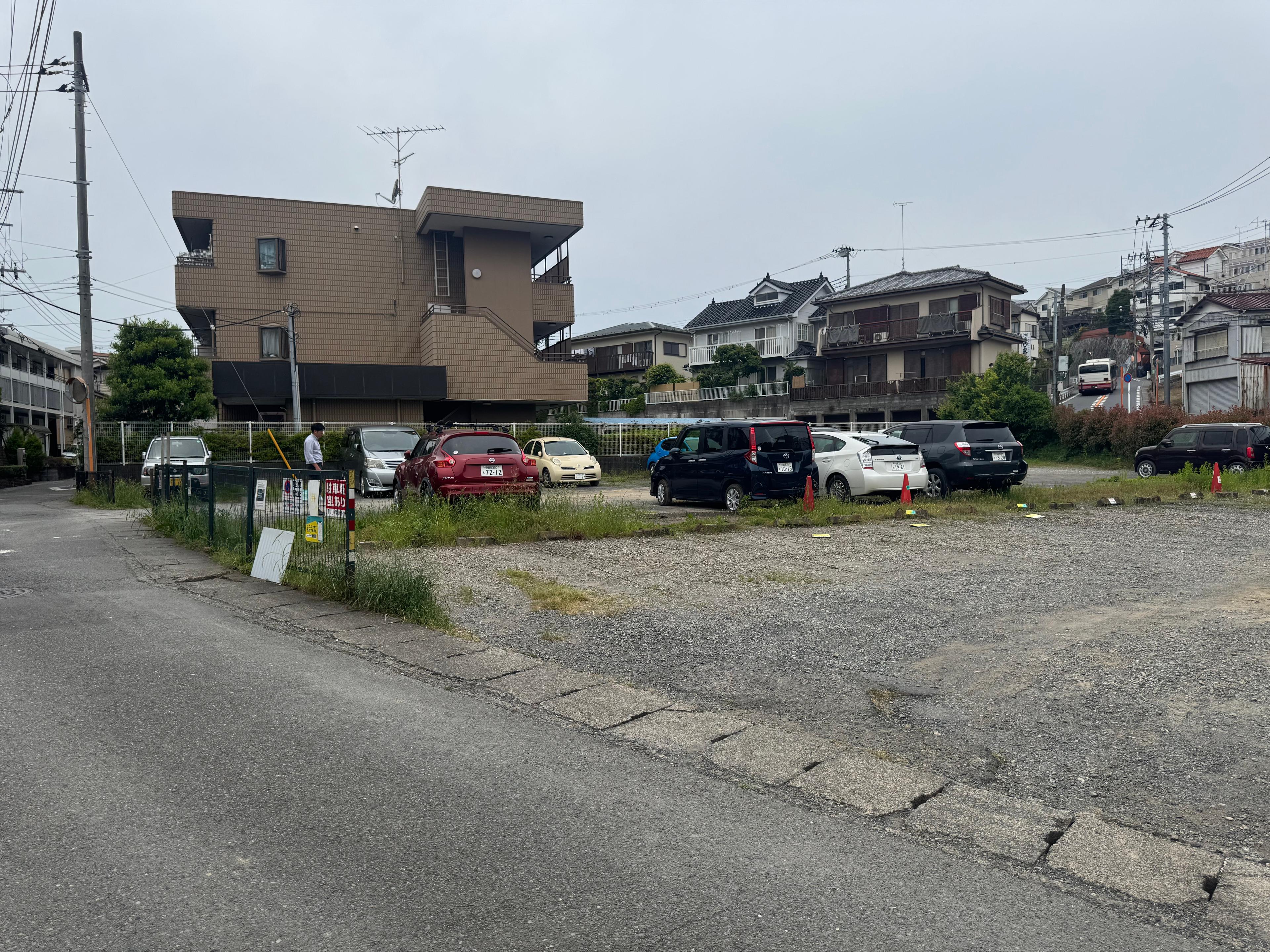 長沢小学校前信号横駐車場の外観・駐車場イメージ1枚目