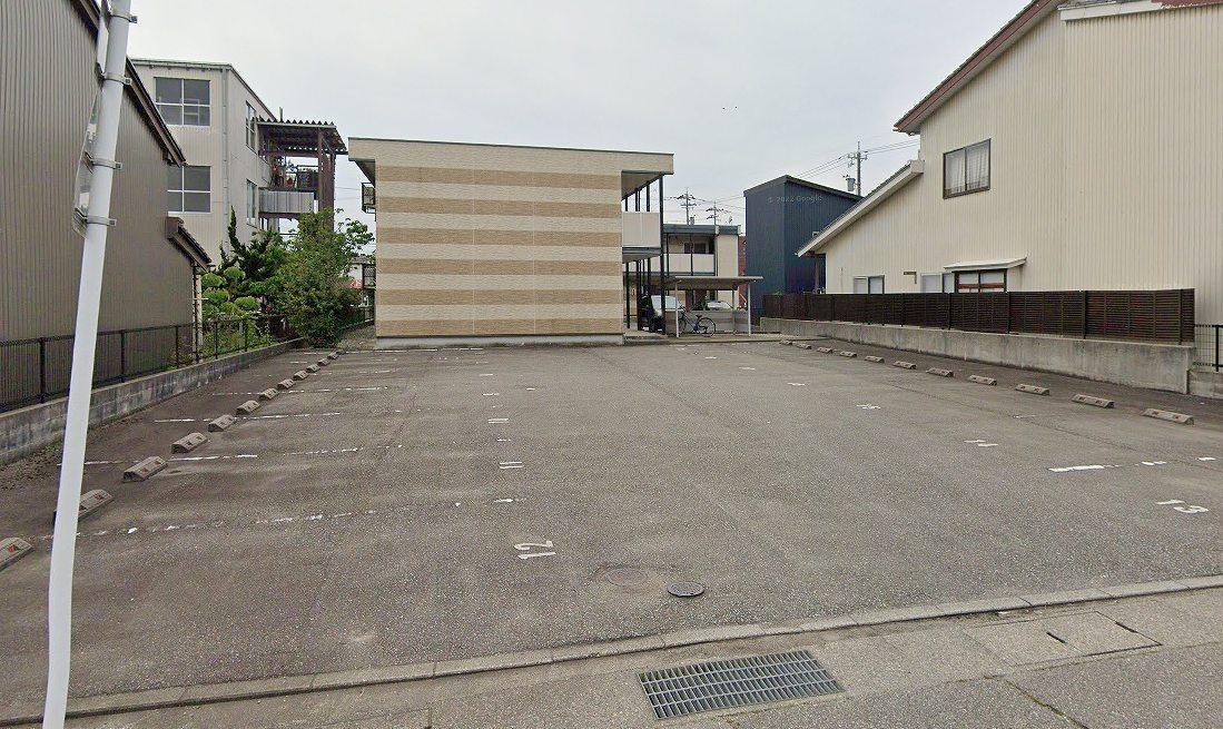 フォレー(27539)の外観・駐車場イメージ1枚目