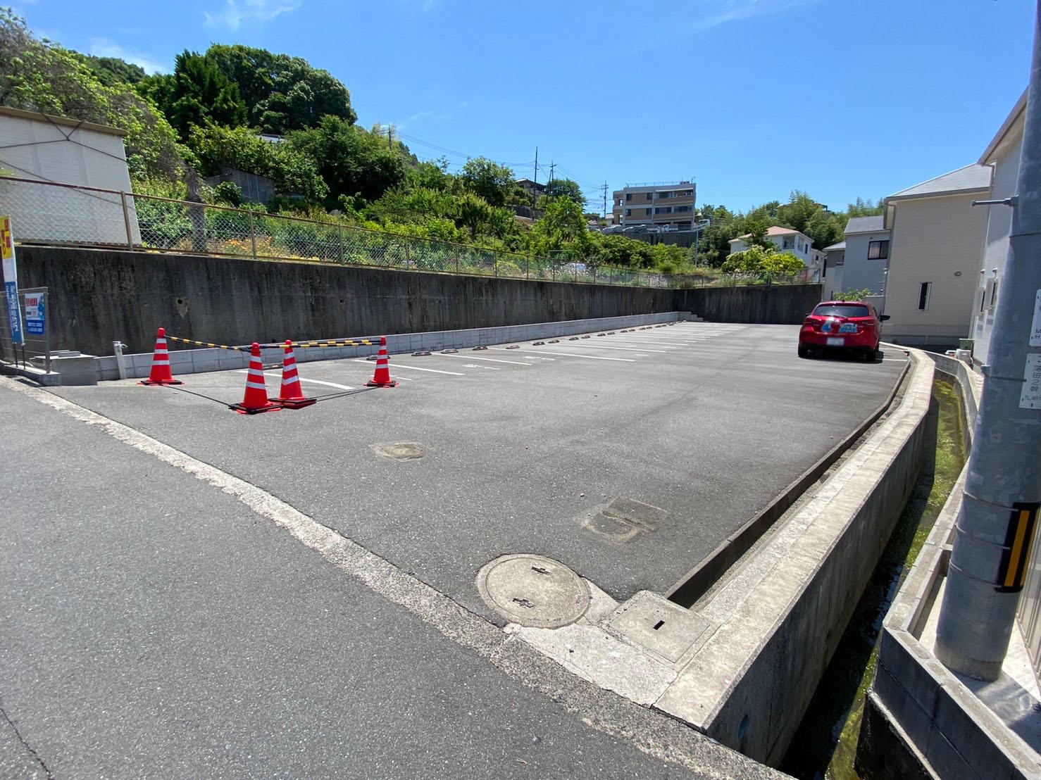 戸坂山根松井駐車場の外観・駐車場イメージ1枚目