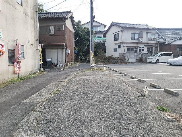 雑賀町K駐車場(縦列)の外観・駐車場イメージ1枚目