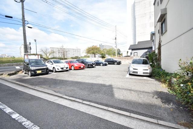 住吉ガレージの外観・駐車場イメージ1枚目