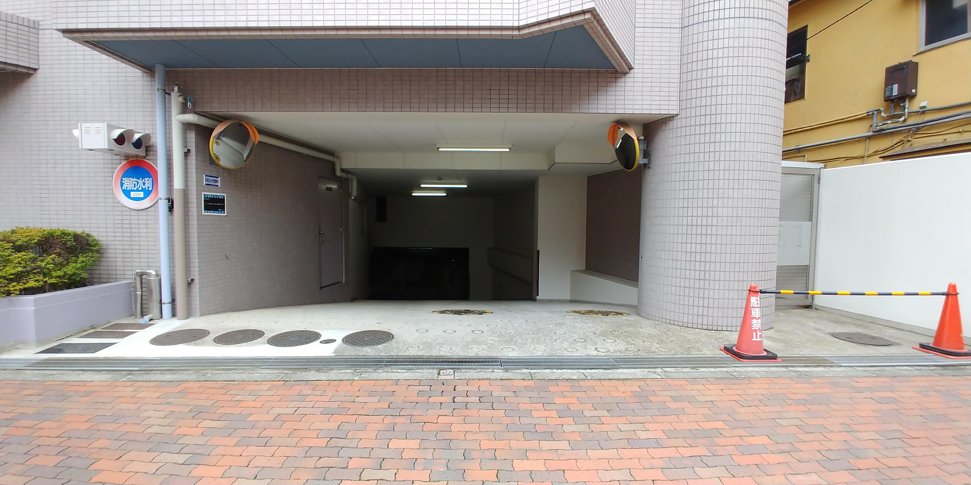 セルベコート立川の外観・駐車場イメージ1枚目