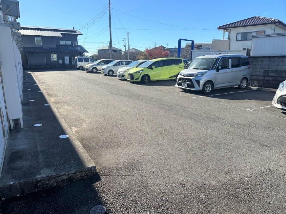 プレミール(24324)の外観・駐車場イメージ1枚目